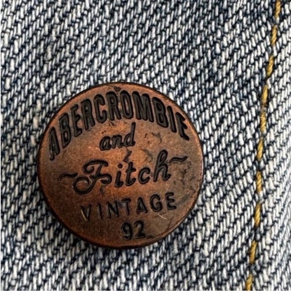 Abercrombie & Fitch Distressed Denim Jacket Vintage Y2K Light Blue Jean Jacket - Picture 3 of 4
